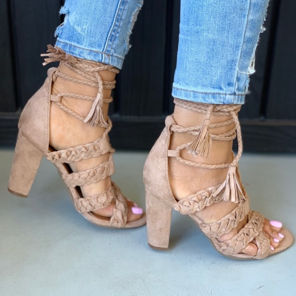 NIB Braided Tassel Chunky Heel Boho Sandal - Picture 3 of 8